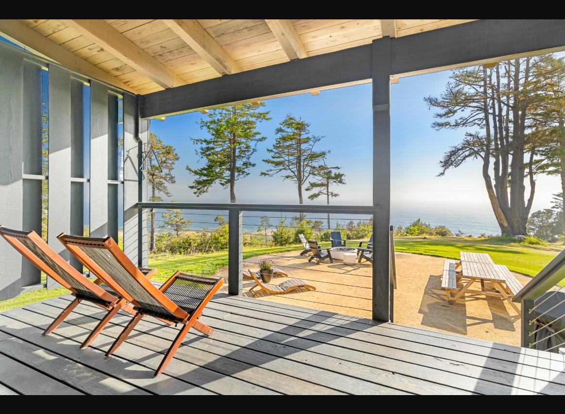 Oceanview deck with lounge chairs overlooking the Pacific